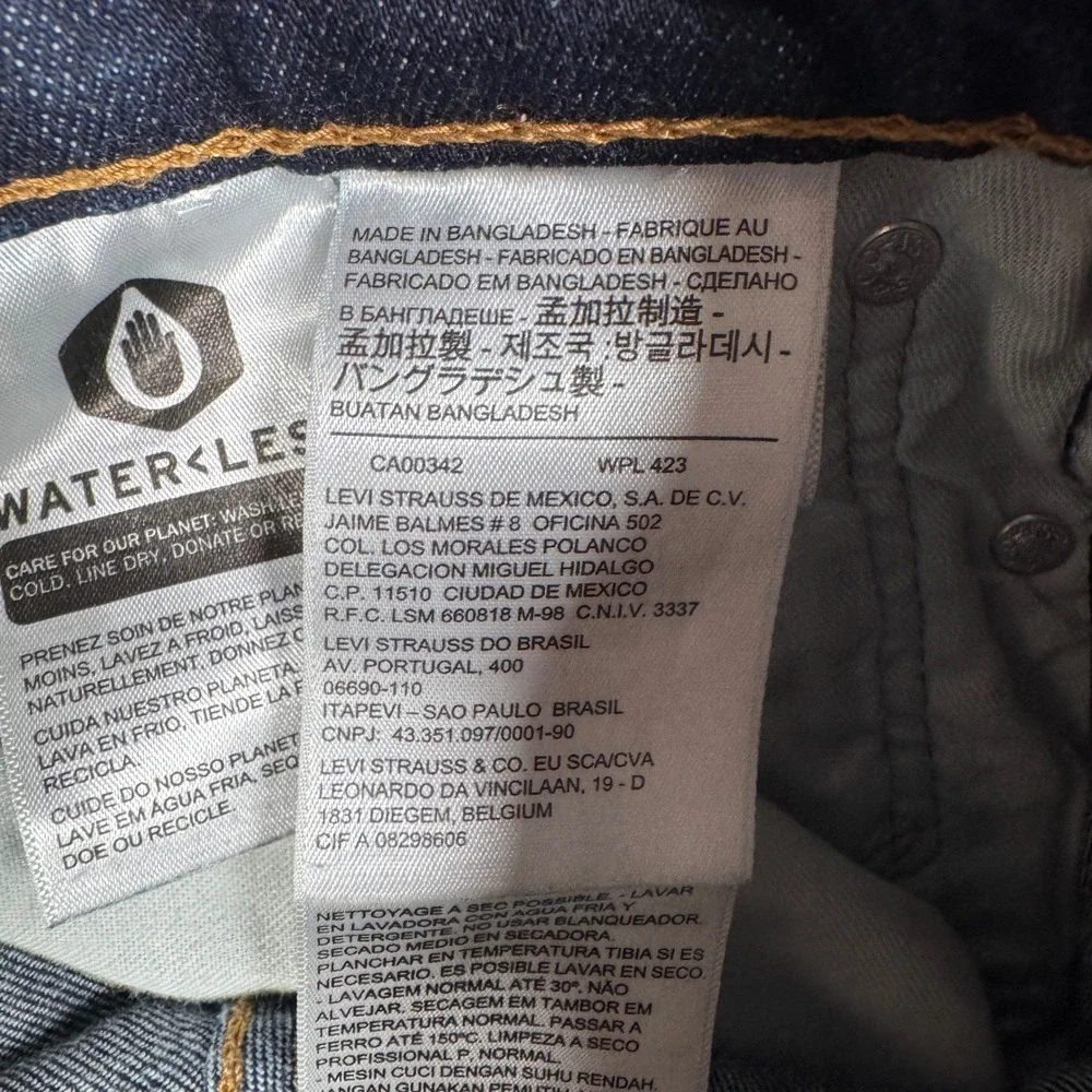 Levis clean indigo
